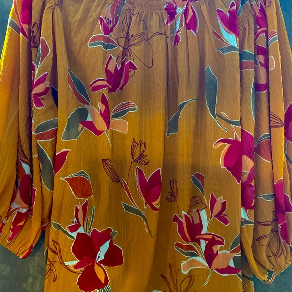 Plus size woman’s top - Picture 4 of 5